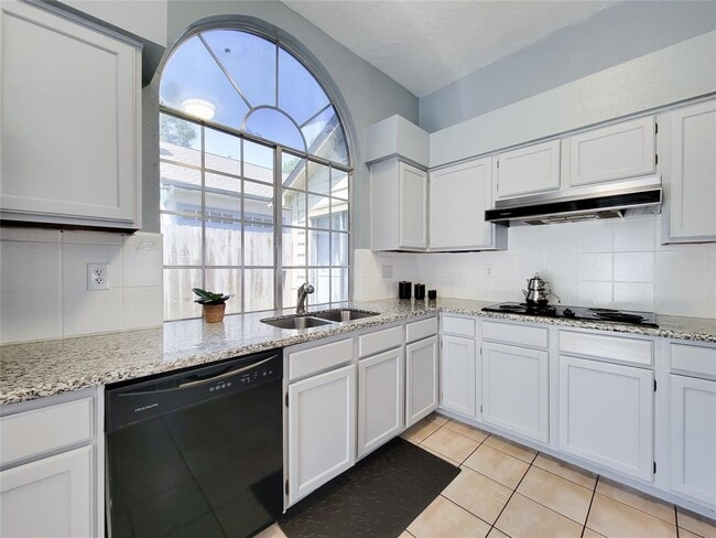 Building Photo - 7122 River Garden Dr