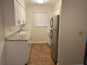 Building Photo - 1610 Shirley Ct