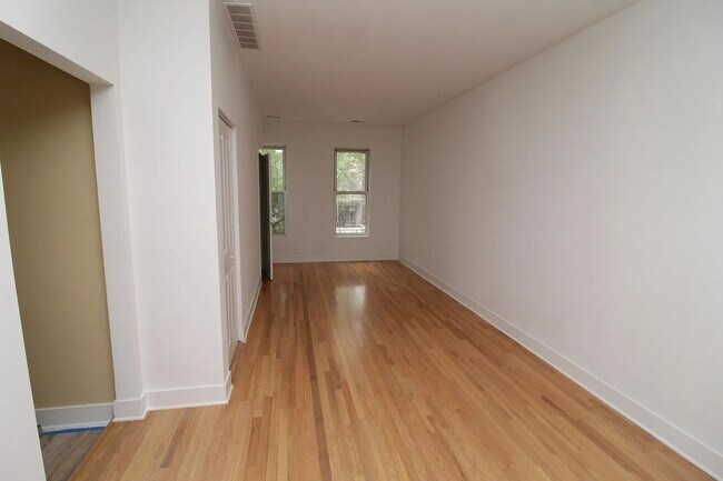 Building Photo - 1544 N Bosworth Ave