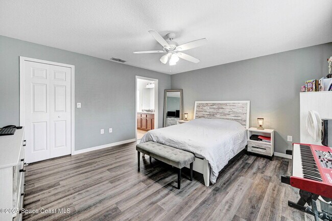 Building Photo - 870 Buchanan Ave SE