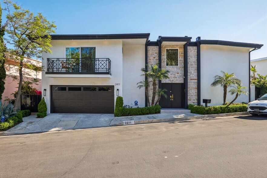 Building Photo - 2411 Mount Olympus Dr