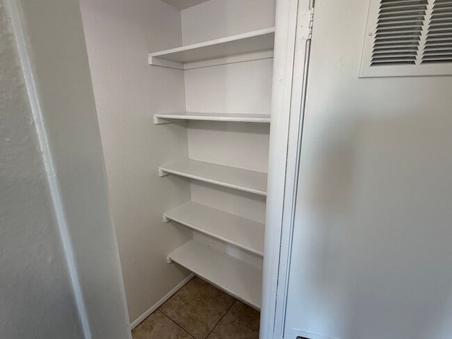 Building Photo - Shadow Mountain 2 Bd/2Ba Single-Level Townhome w/ Fireplace & Pool **$500 off 1st Month**