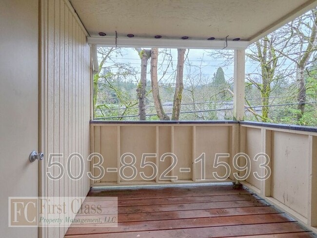 Building Photo - 3618 SW Beaverton Hillsdale Hwy