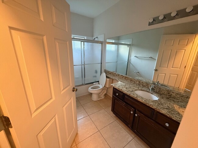 Building Photo - 1804 SW 65th Dr