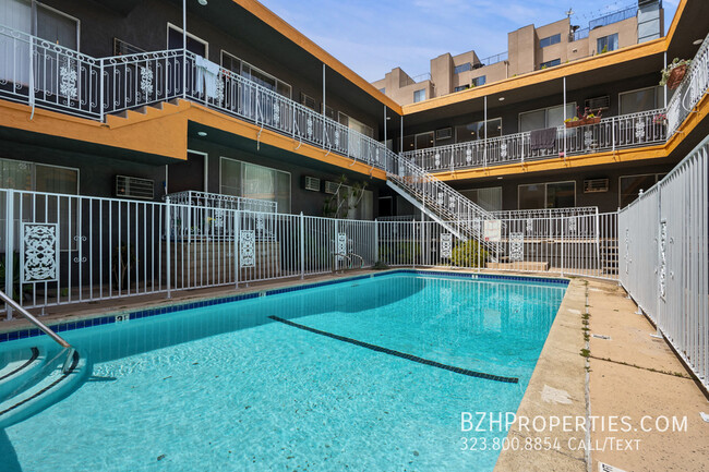 Building Photo - 7077 Lanewood Ave