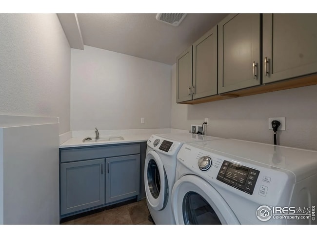 Building Photo - Modern Downtown Superior 2BR, 3BA Townhouse with Rooftop Deck & Mountain Views – 15 Mins to Boulder!