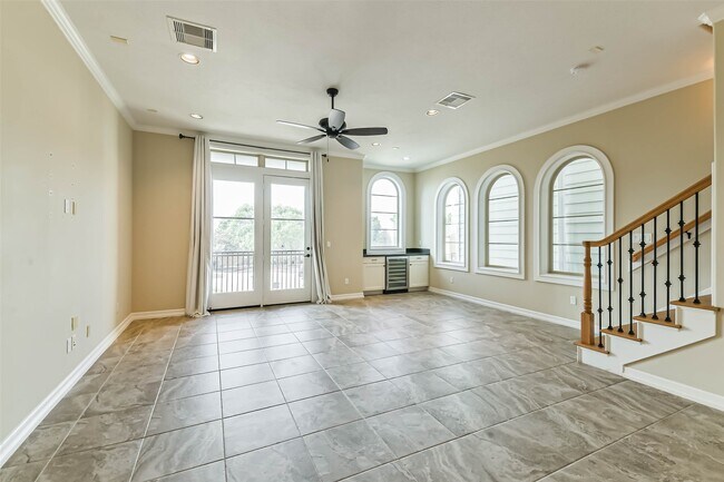 Building Photo - 11115 Olympia Dr