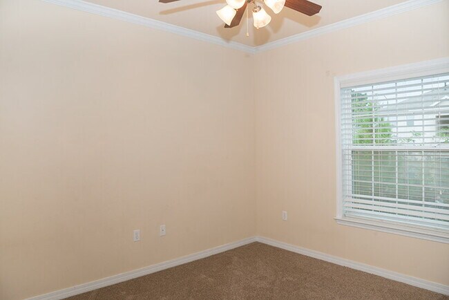 Building Photo - 1496 Bentley Cir