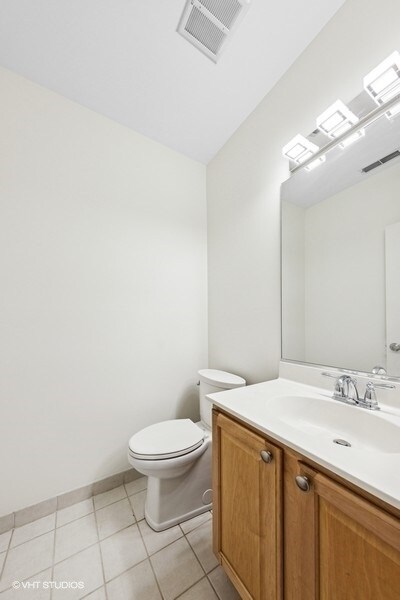 Building Photo - 1707 W Diversey Pkwy