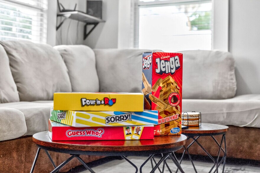 Building Photo - 2910 N Ola Ave