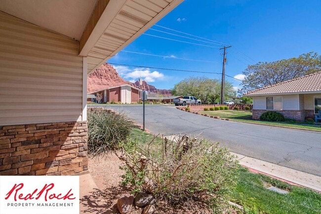 Building Photo - Spacious 3-Bed, 2-Bath Ivins Townhome – Do...