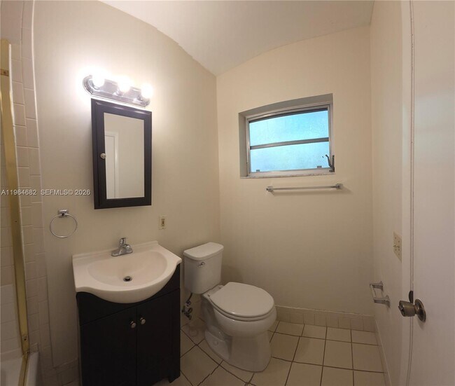 Building Photo - 2308 Monroe St