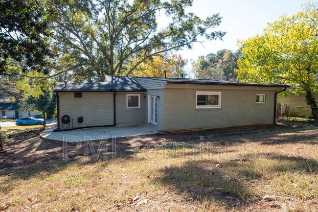 Building Photo - 3442 Longleaf Dr