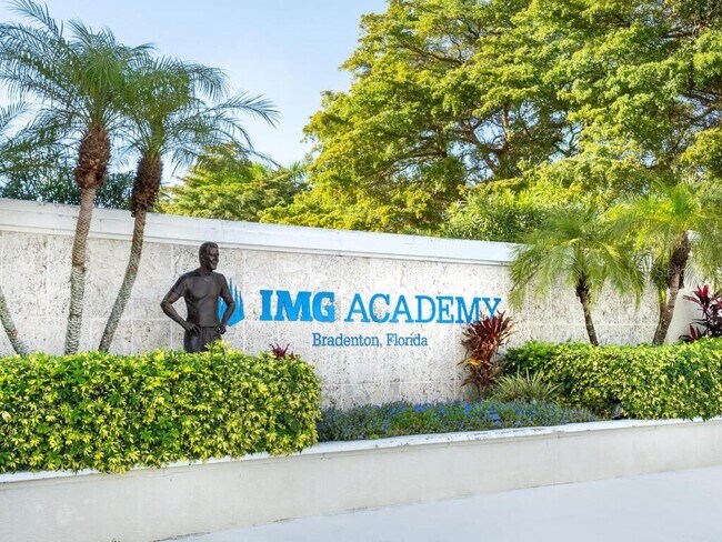 Building Photo - 3401 54th Dr W