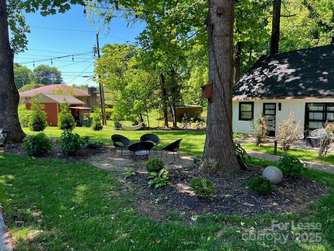 Building Photo - 3945 Rockfern Rd