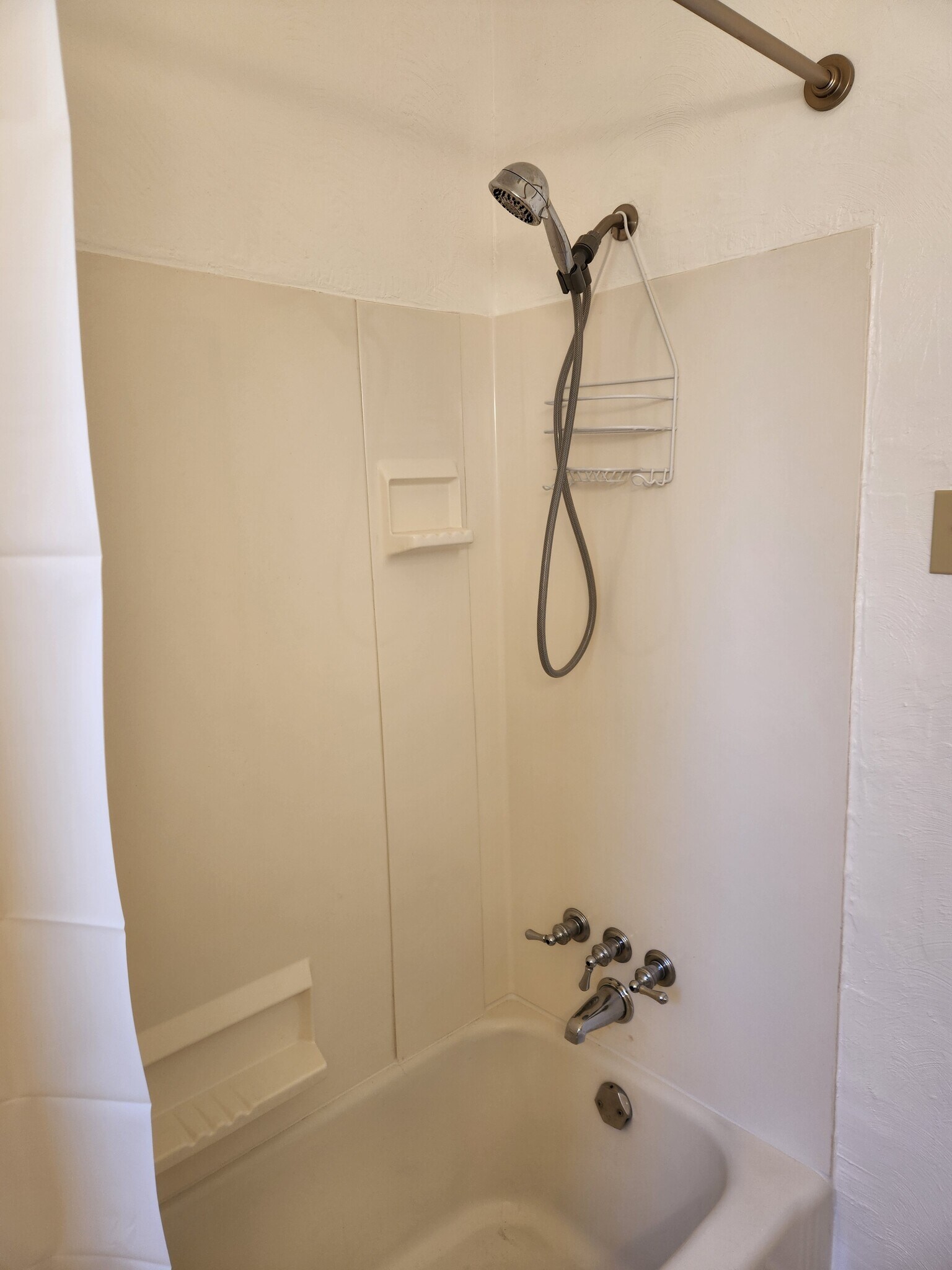 Bathroom 3 - 212 Teece Ave
