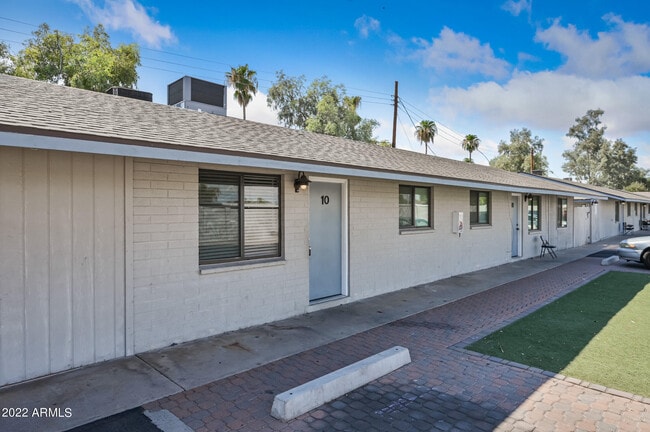 Building Photo - 1744 W Glendale Ave