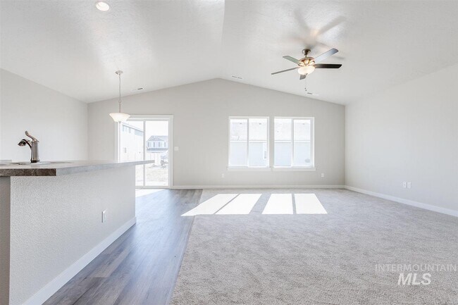 Building Photo - 6490 E Fairmount St