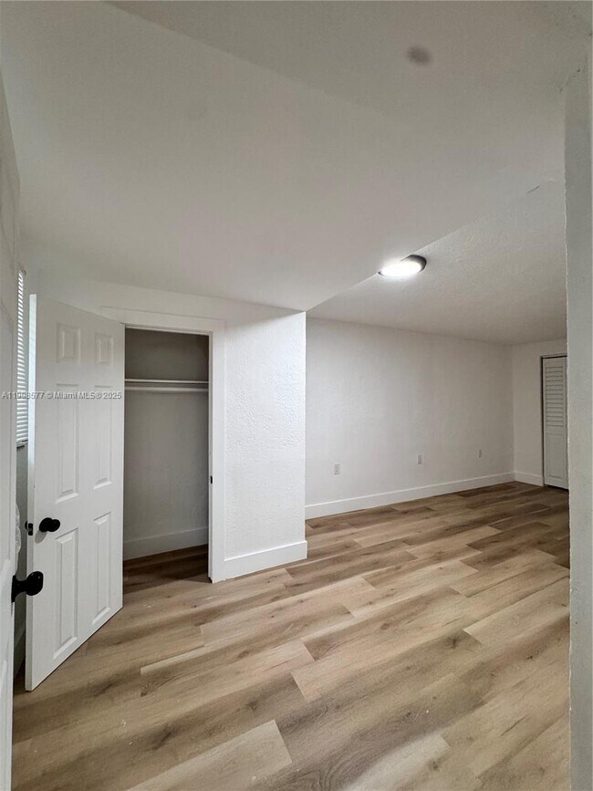 Building Photo - 1613 NW 45th St