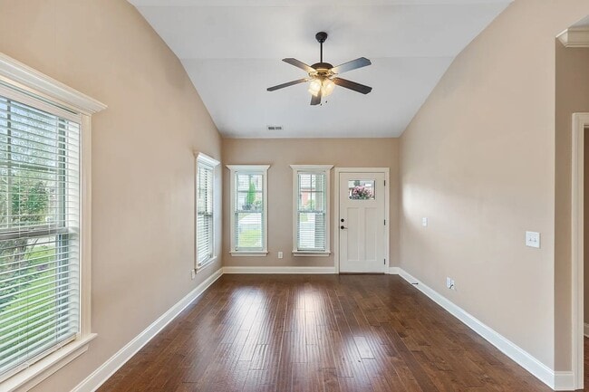 Building Photo - GORGEOUS FOURPLEX HOME - END UNIT