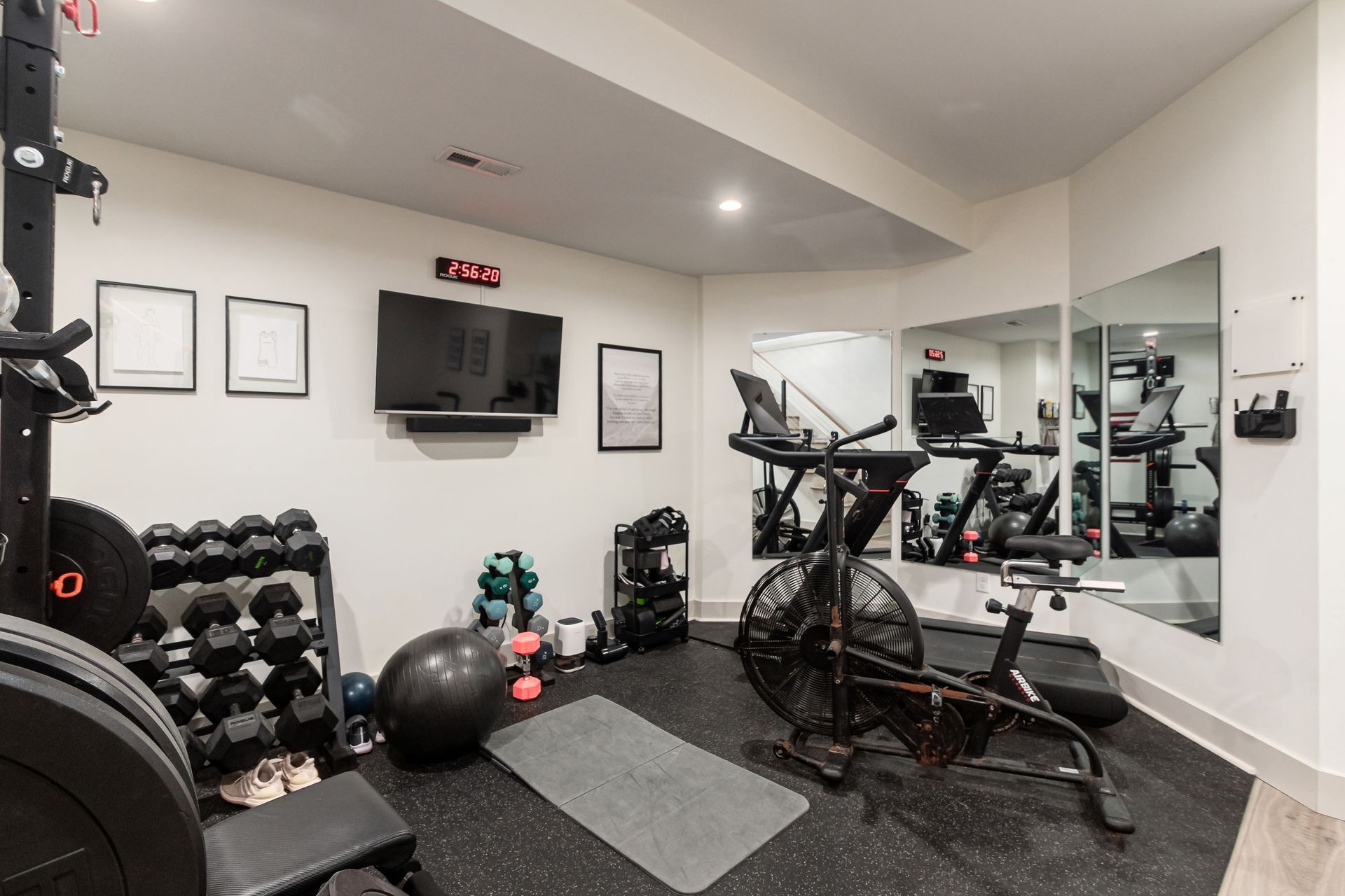 Building Photo - 1196 Hamlet St