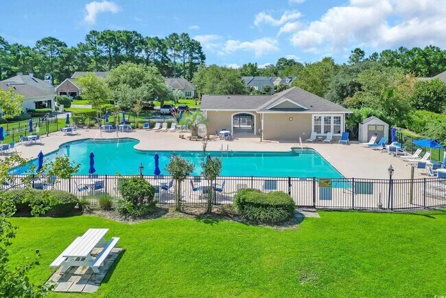 Building Photo - 414 Carriage Lake Dr