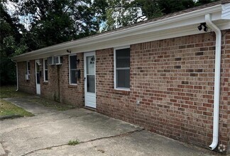 Building Photo - 3228 Lens Ave