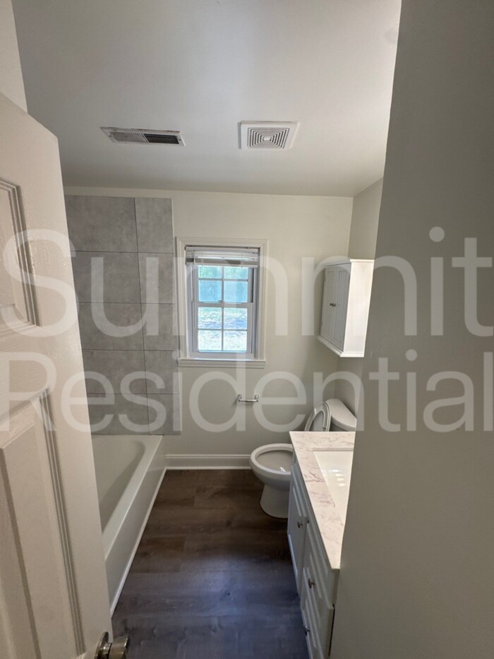 Building Photo - 503 Berkeley Dr