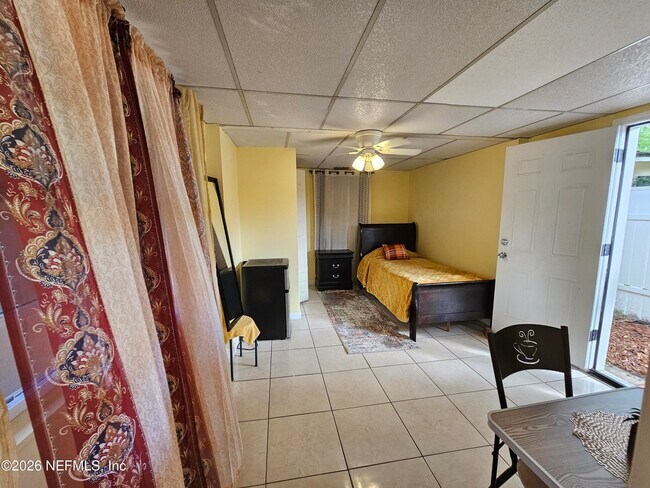 Building Photo - 4324 Naranja Dr S