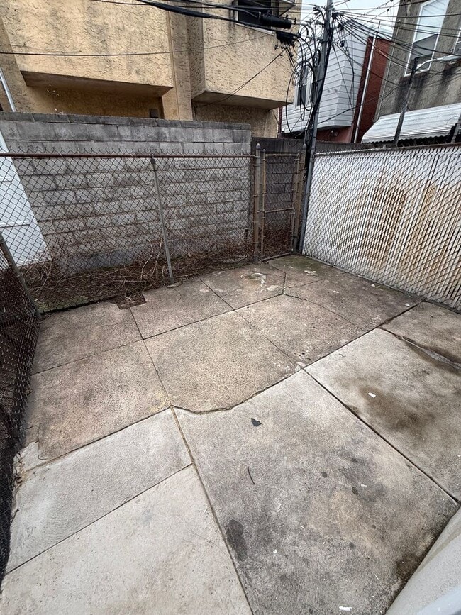 Building Photo - Broad & Porter-2 bedroom-Prime South Philadelphia