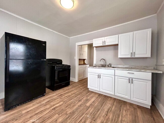 Building Photo - 2513 Sanford St