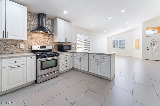 Building Photo - 9216 Sun Rose Ave