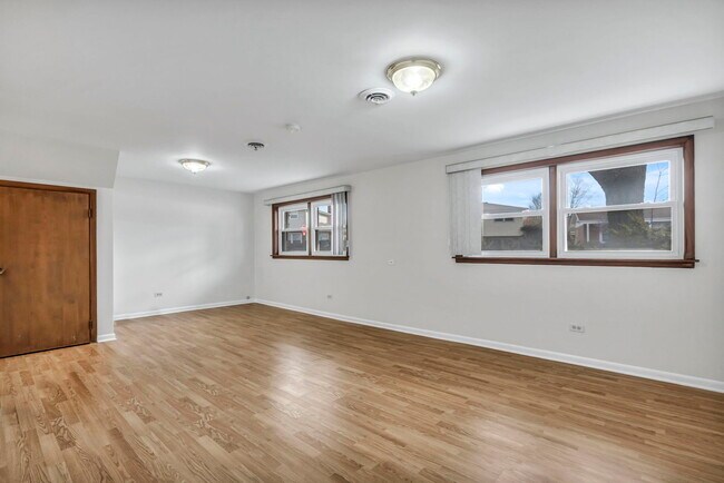 Building Photo - 9230 N Callero Dr