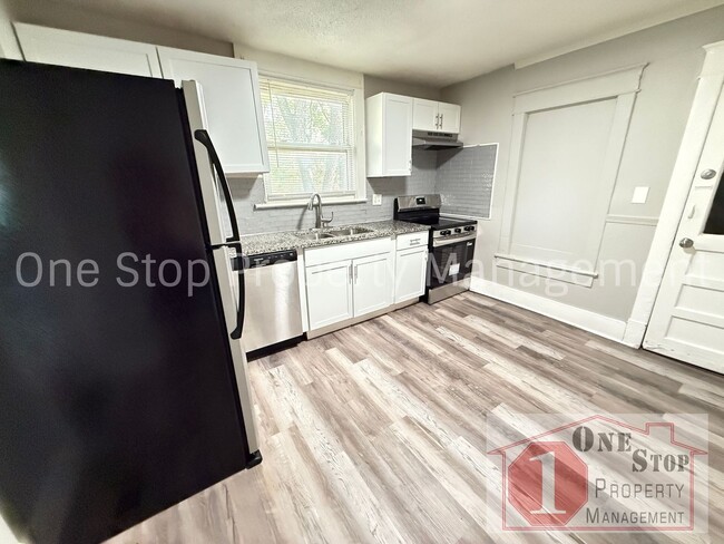 Building Photo - Spacious 3-bedroom, 2-bath in Kansas City