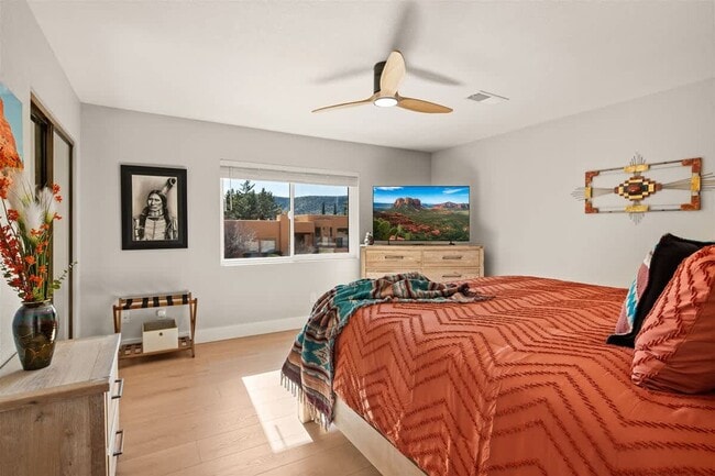 Building Photo - 200 Cathedral Rock Dr