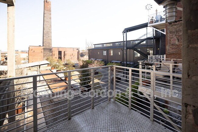 Building Photo - 1350 Rosa L Parks Blvd