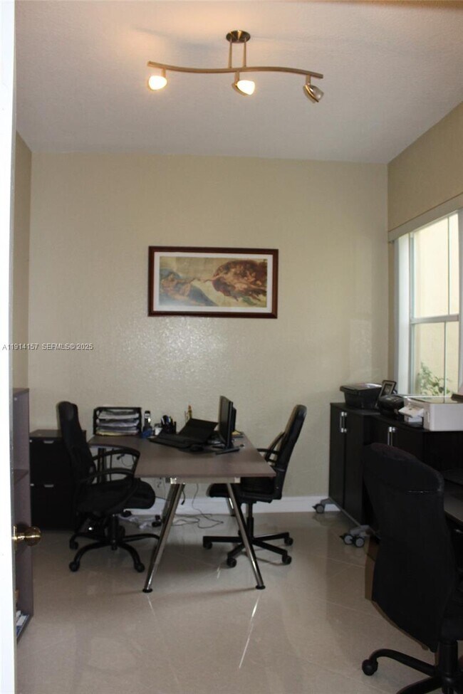 Building Photo - 1569 Winterberry Ln