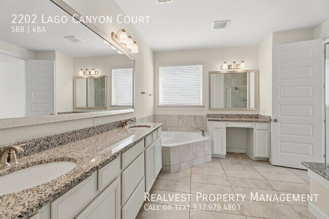 Building Photo - 2202 Lago Canyon Ct