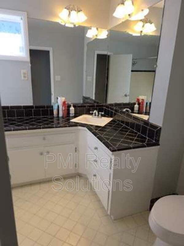 Building Photo - 4506 E 38th Pl