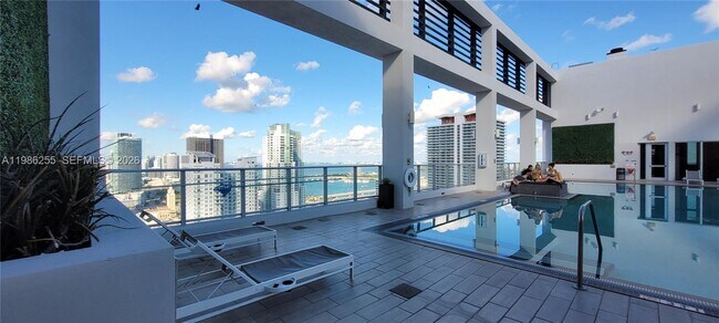 Building Photo - 151 SE 1st St