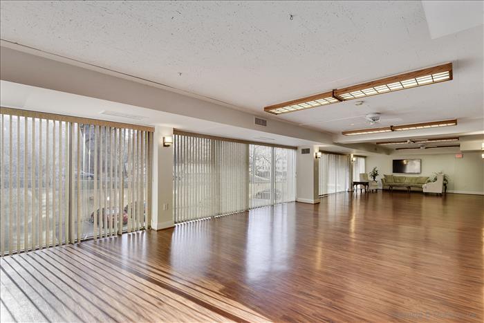 Building Photo - 1300 Army Navy Dr