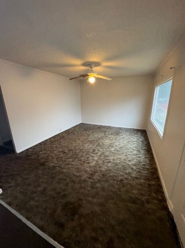 Building Photo - 1240 1242-1242 Negley Ave