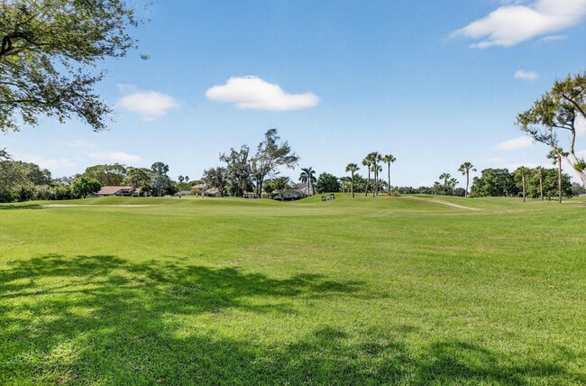 Building Photo - 661 Hollows Cir