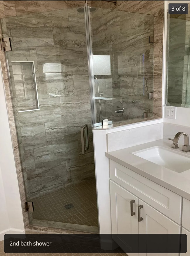 Building Photo - 349 S Linden Dr