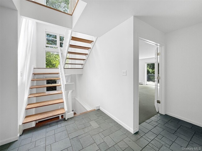 Building Photo - 44 Travis Corners Rd