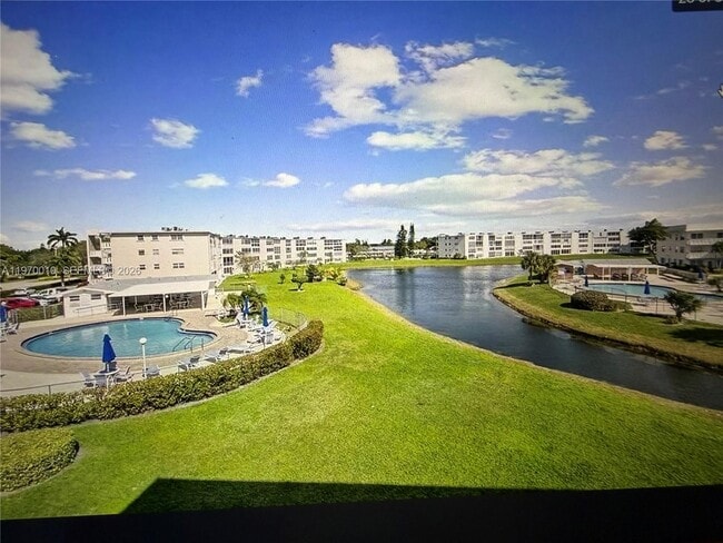 Building Photo - 247 Coventry K