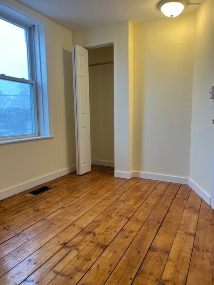 Bedroom 3 - 697-1 Islington St
