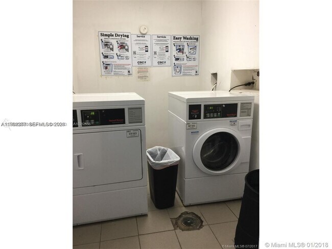 Building Photo - 1801 S Treasure Dr