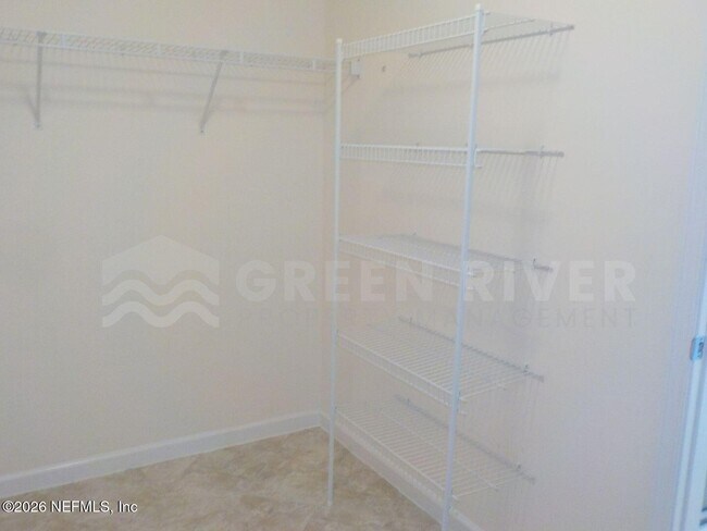 Building Photo - 1761 Oak Grove Dr S