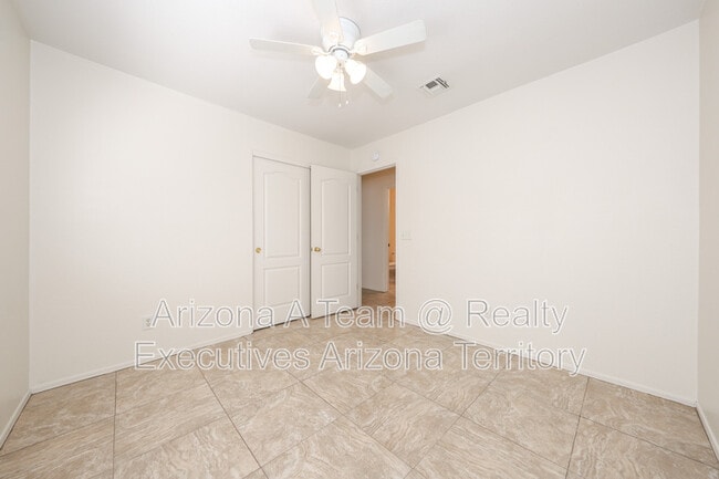 Building Photo - 2868 W Simplicity Dr